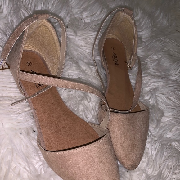 nude flats - Picture 2 of 3